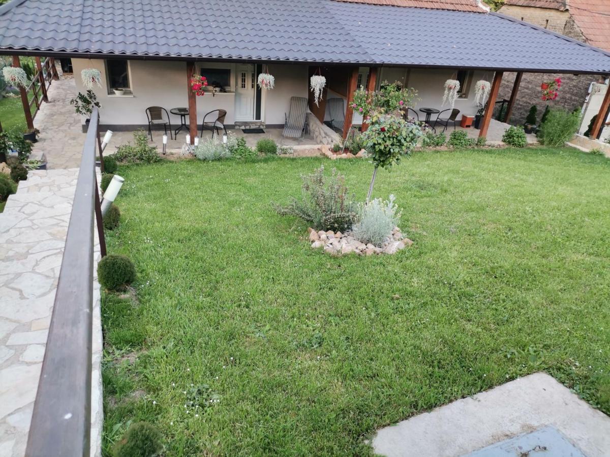 Apartmani Maslacak Rednek Kültér fotó