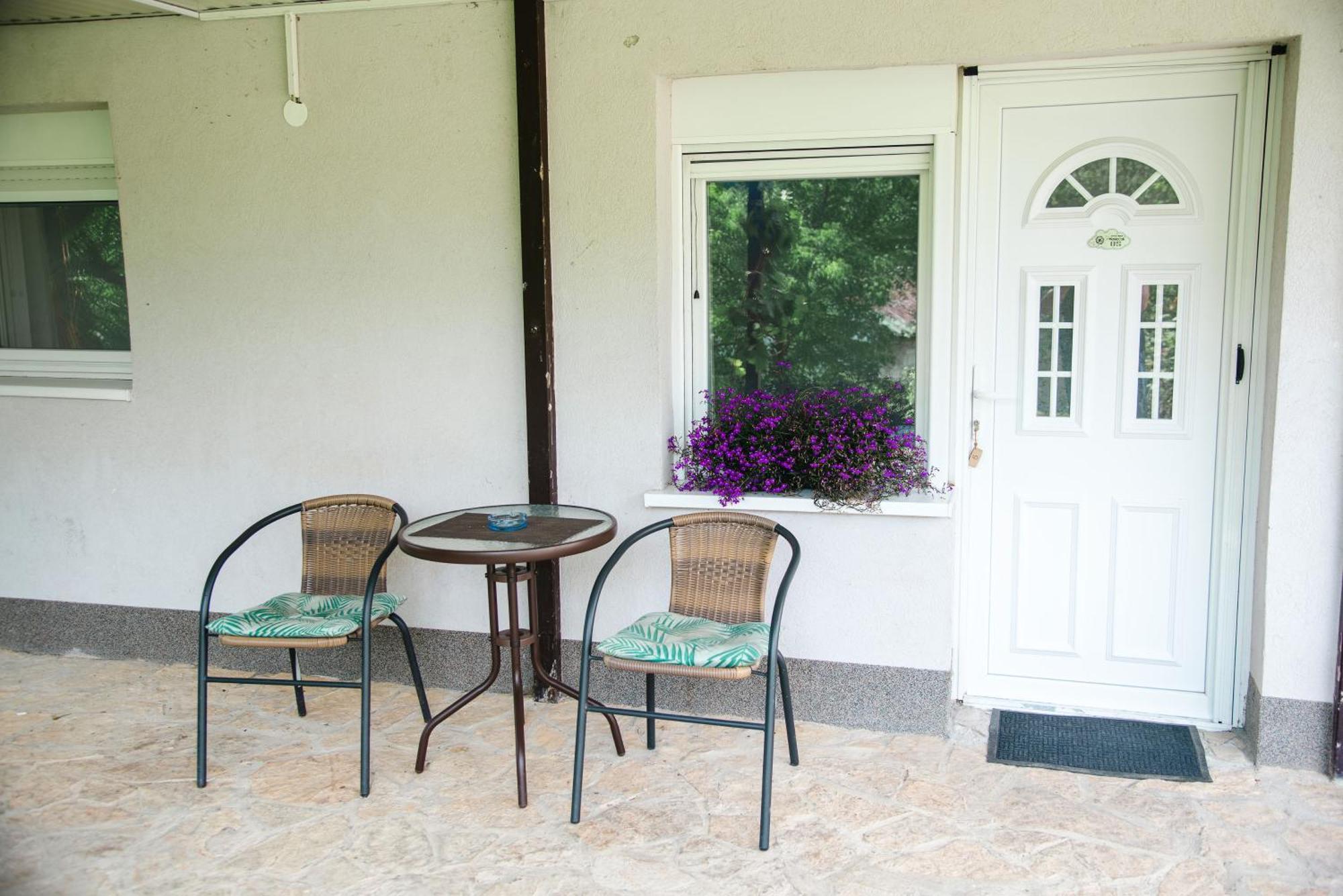 Apartmani Maslacak Rednek Kültér fotó