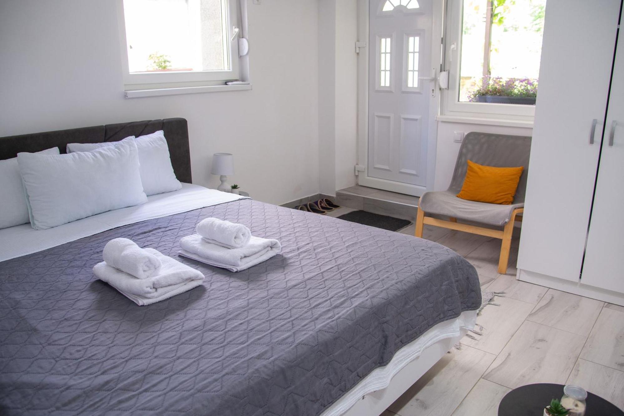 Apartmani Maslacak Rednek Kültér fotó