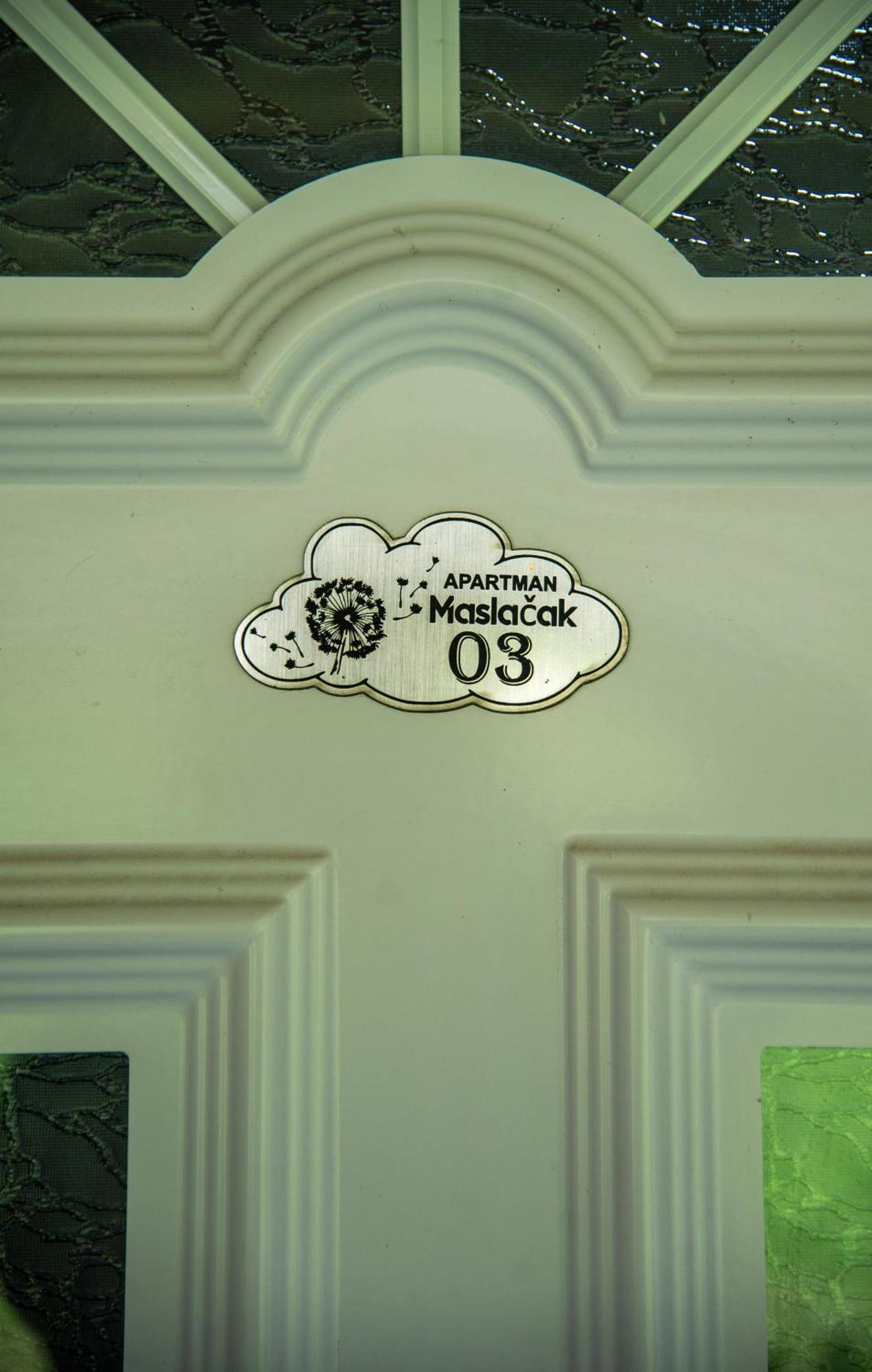 Apartmani Maslacak Rednek Kültér fotó